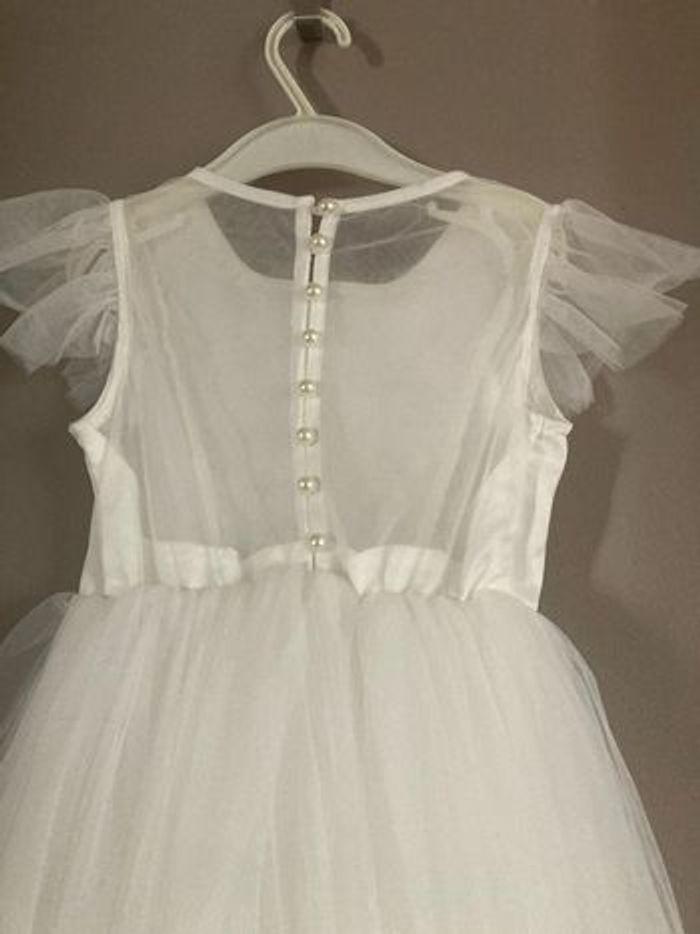 Robe blanche de cérémonie taille 5 ans - photo numéro 3