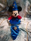 Peluche Mickey panier Disney datant de 2001
Les paillettes partent un peu à certains endroits