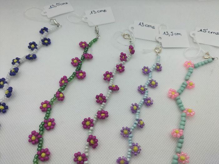 Bracelets fleurs en perles - photo numéro 2