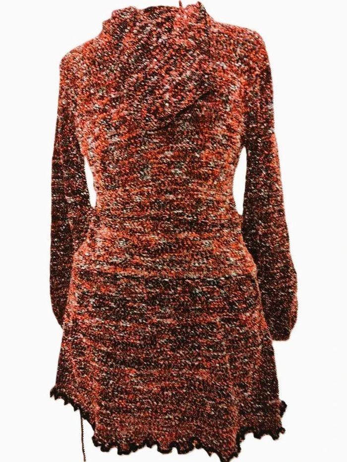 Robe à capuche, multicouleurs rouge noir brillantes Taille L - photo numéro 3