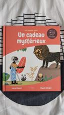 Livre un cadeau mystérieux neuf