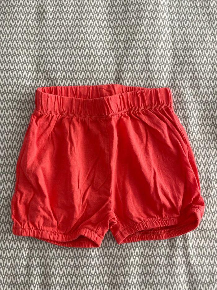 Short rouge Kiabi 24 mois - photo numéro 1