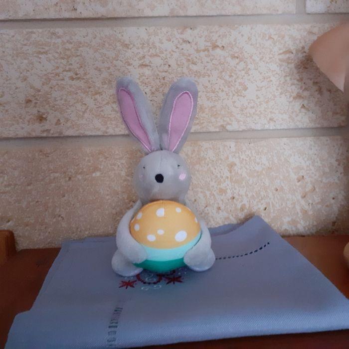 Pâques:  Doudou "Petit Lapin avec œuf de Pâques " - photo numéro 1