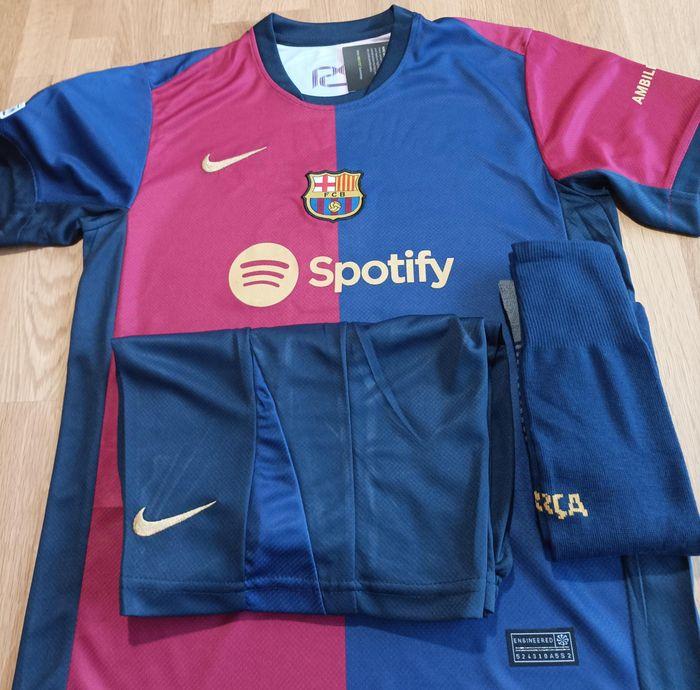 Maillot Barcelone Lamine Yamal taille 8 ans modèle 2025 - photo numéro 4