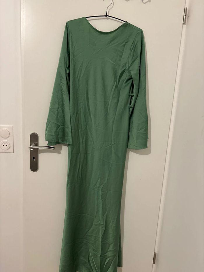 Robe vert satin taille S - photo numéro 2