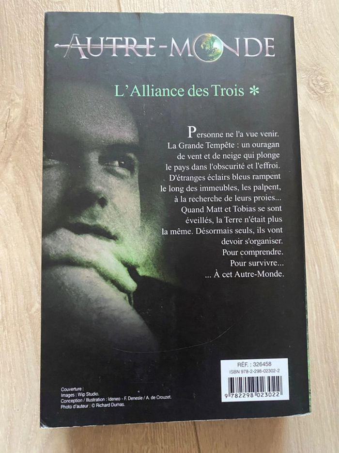 Maxime Chattam Autre Monde Tome 1 L’alliance des Trois - photo numéro 2