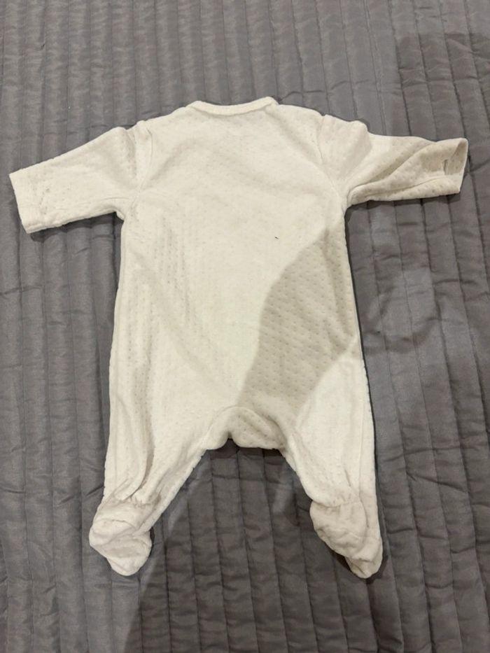 A vendre pyjama bébé blanc - photo numéro 2