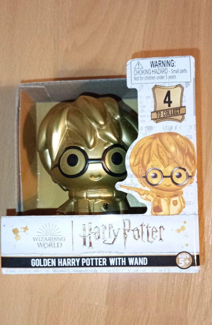 Golden Harry Potter figurine - photo numéro 1