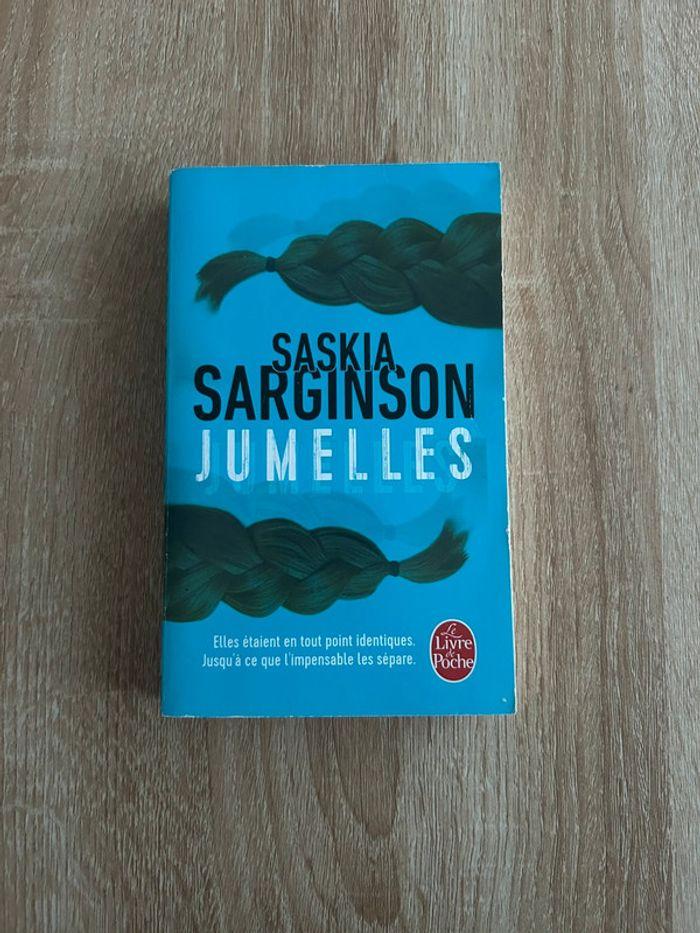 Livre jumelles de Saskia Sarginson - photo numéro 1