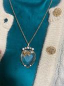 Vend collier vintage avec pendentif en forme de coeur