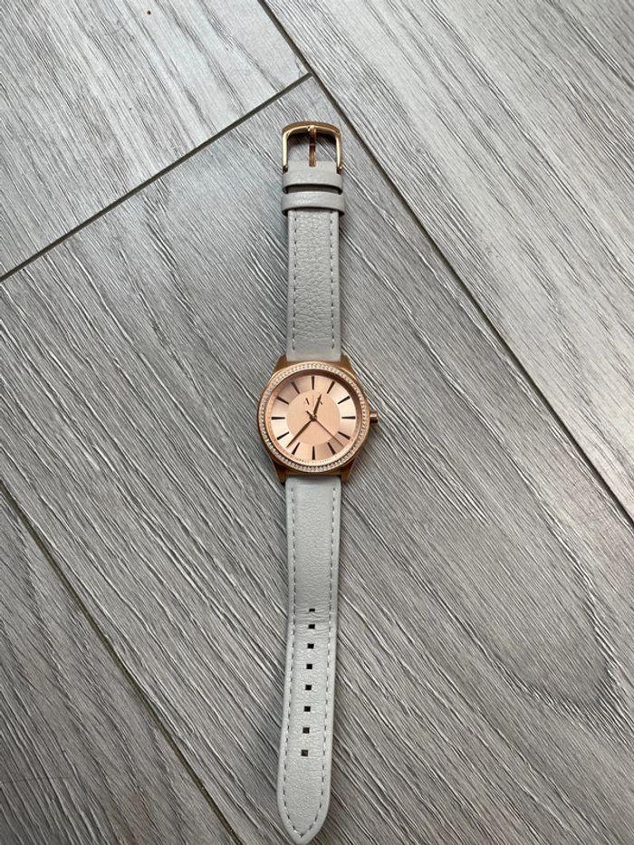 Montre Femme Armani Exchange en Cuir Gris - photo numéro 1