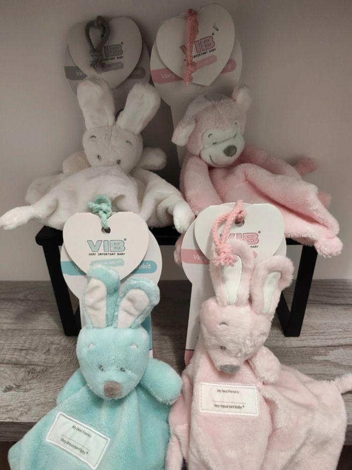 Lot de 4 doudou Neufs marque VIB - photo numéro 2