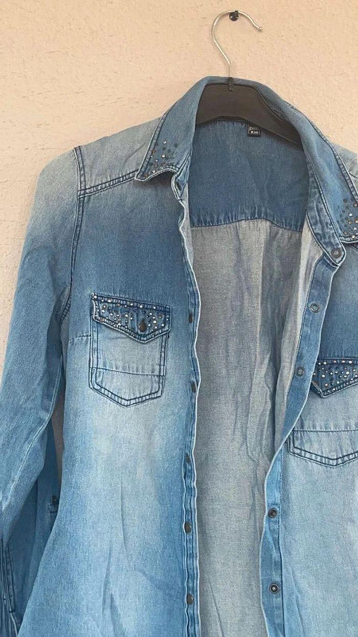 Chemise en jean  détail  sur  poche  avant taille  s/m - photo numéro 5