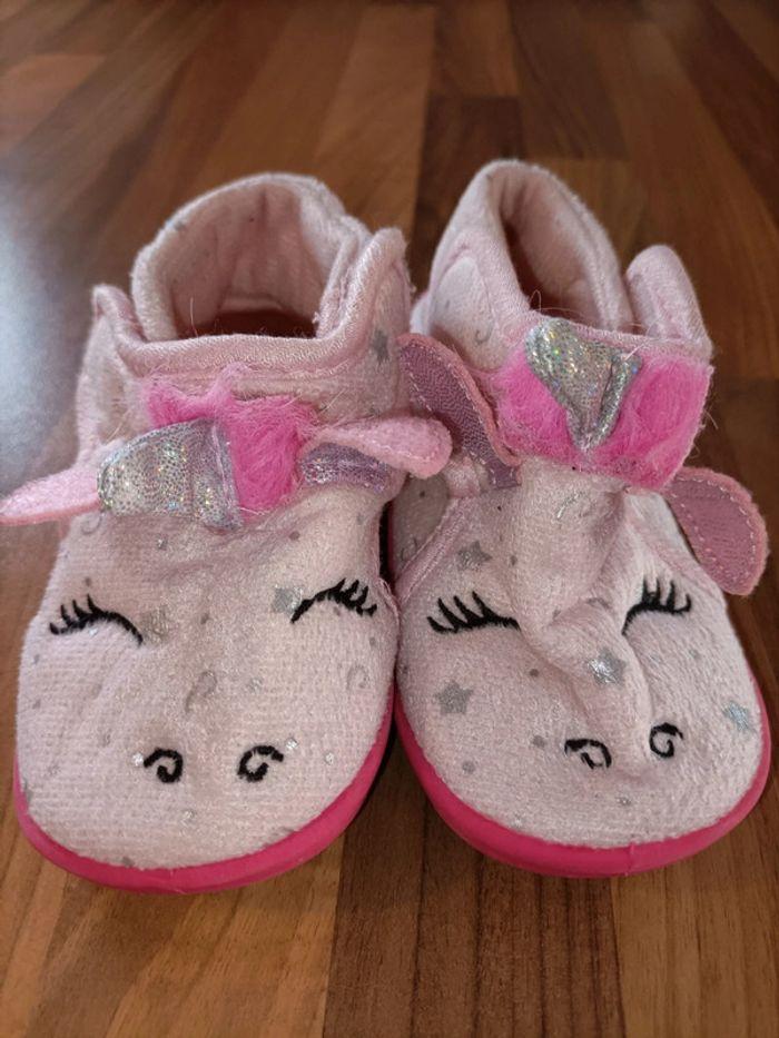 Chaussons licorne 🦄 22 - photo numéro 1