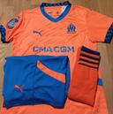 Superbe maillot OM Marseille taille 10 ans modèle 2025 Orange Away