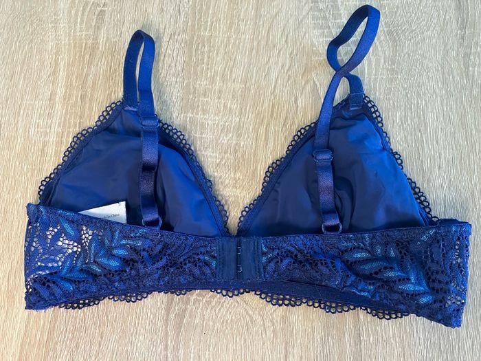 Soutien-gorge bleu - photo numéro 2