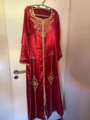 Robe caftan rouge et or