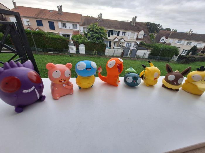 Lot de 8 figurines Pokémon rigolotes Ectoplasma, Salamèche, Carapuce, Bulbizarre, Pikachu, Évoli - photo numéro 2