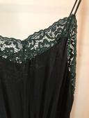 Robe midi Mango dentelle verte et robe noire