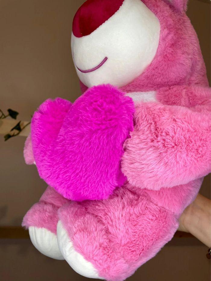 Peluche Toy Story Lotso avec un coeur - photo numéro 12