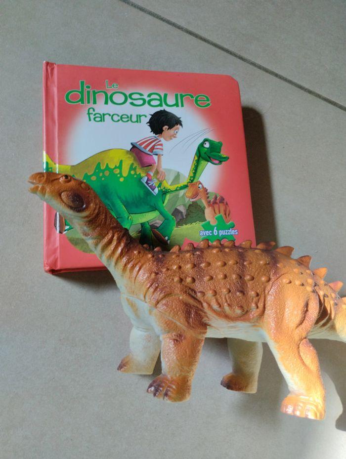 Lot dinosaures - photo numéro 1