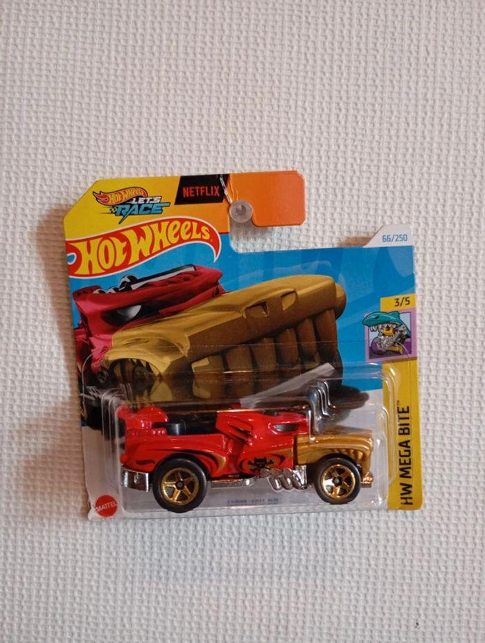 Lot de 2 voitures Hot Wheels neuve - photo numéro 2