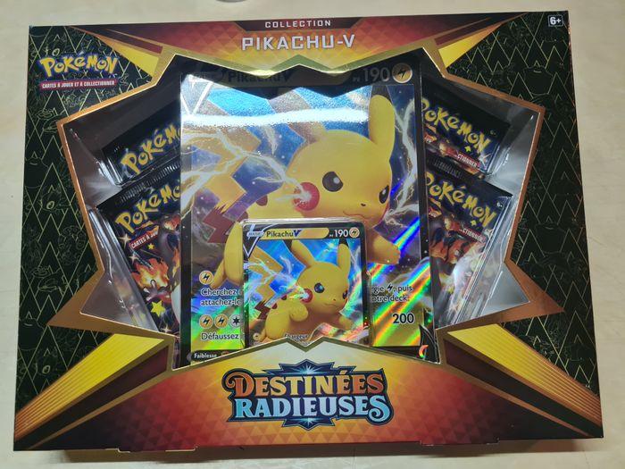 Pikachu V Destinées Radieuses ( 3 booster Dracaufeu ) Pokémon Coffret Neuf