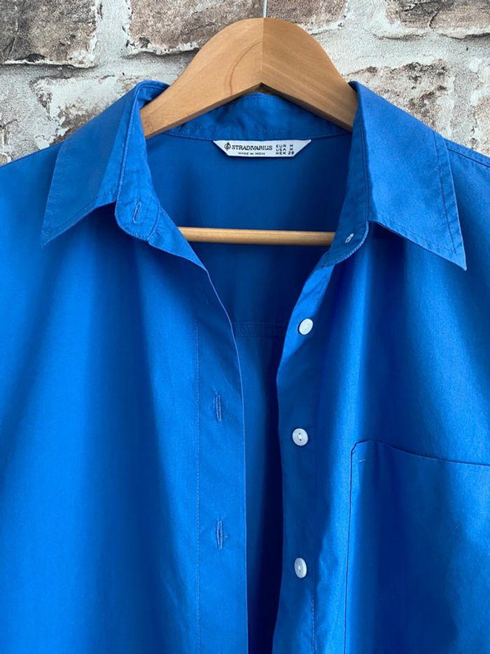 Chemise bleu vif STRADIVARIUS 38 neuve sans étiquette - photo numéro 1