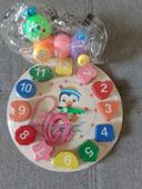 Horloge en bois Montessori avec chenille