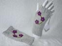 Jolies mitaines "Fleurs" grises claires/violettes en lainage neuves pour Femmes