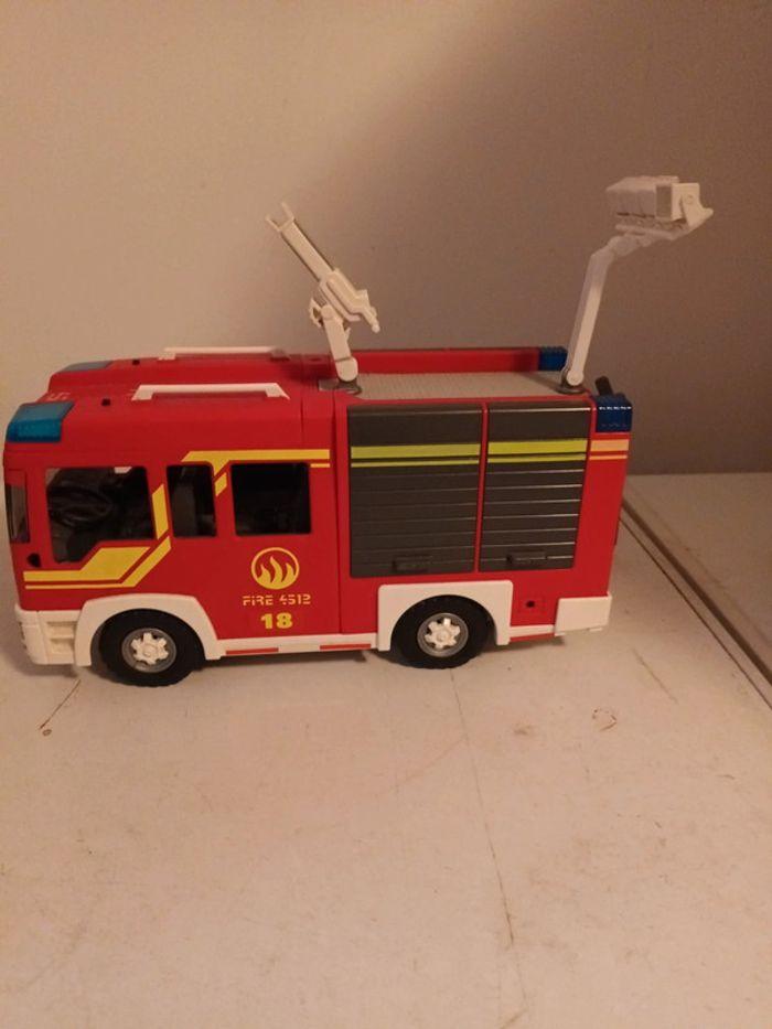 Camion pompier playmobil - photo numéro 1