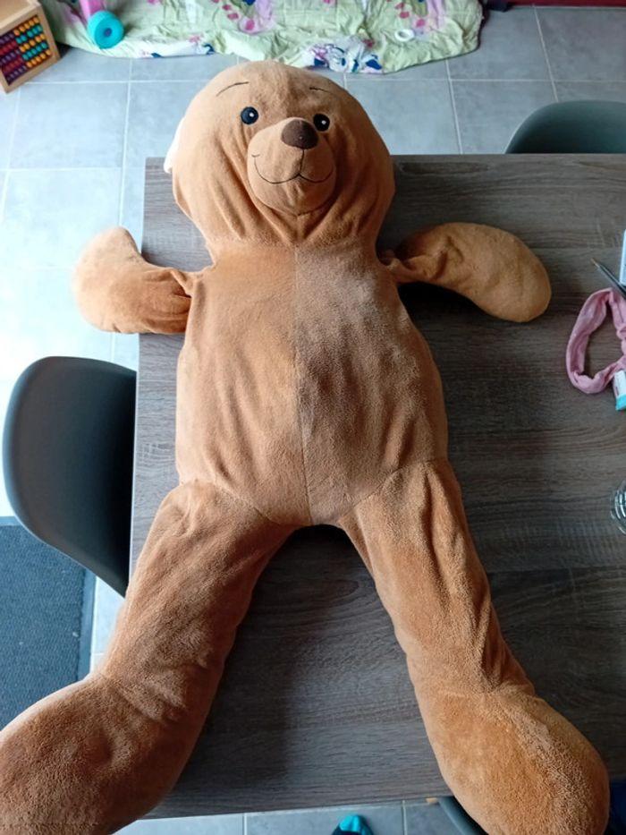 Peluche géante bobby