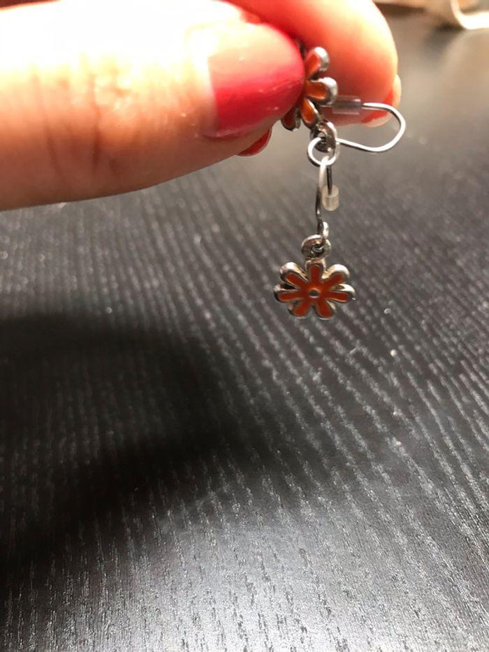 Boucles d’oreilles en argent et fleur orange - photo numéro 4