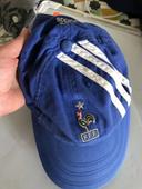 Casquette adidas. Taille enfant