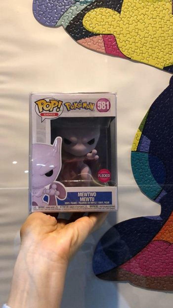 Funko pop pokemon mewtwo floqué - photo numéro 1