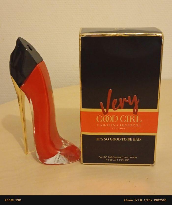 Eau  de parfum very ood girl carolina Herrera ( it's good to be bad ) 80 ML - photo numéro 3