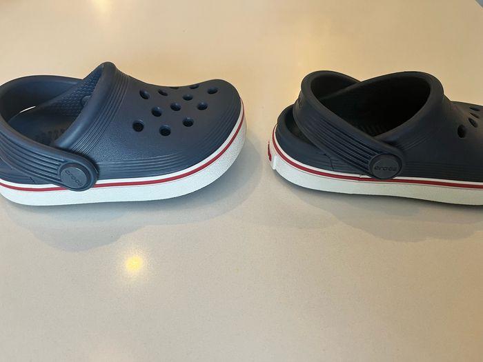 Crocs marine taille 22-23 - photo numéro 2