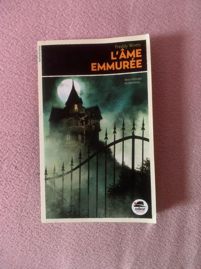 Livre l’âme emmurée - photo numéro 1