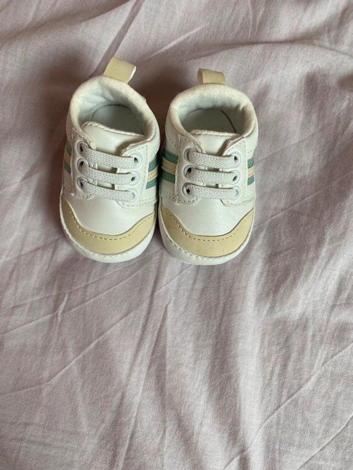 Chaussures bébé - photo numéro 1