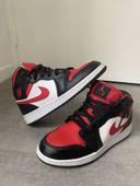 Jordan 1 mid black gym red