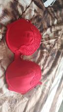 Soutien gorge rouge avec bijou