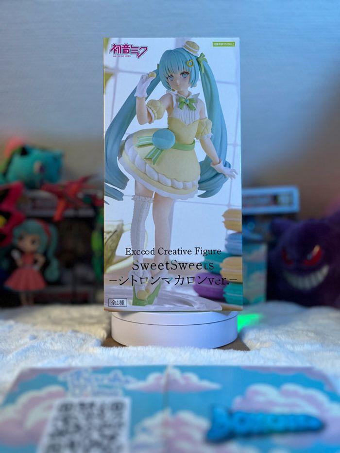 Figurine Hatsune Miku Sweet Sweets Citron Macaron - photo numéro 1