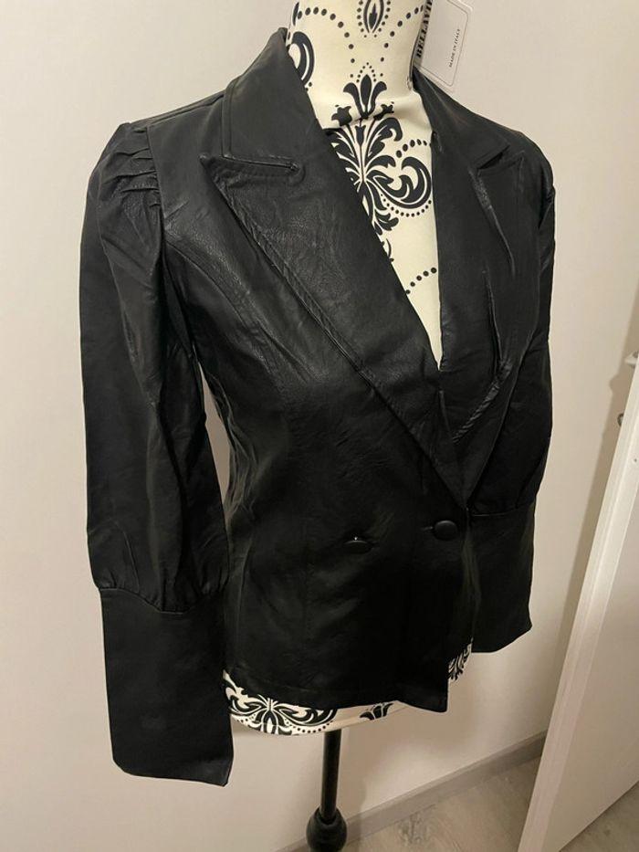 Veste blazer noir en similicuir épaules bouffante neuf New collection taille M - photo numéro 3