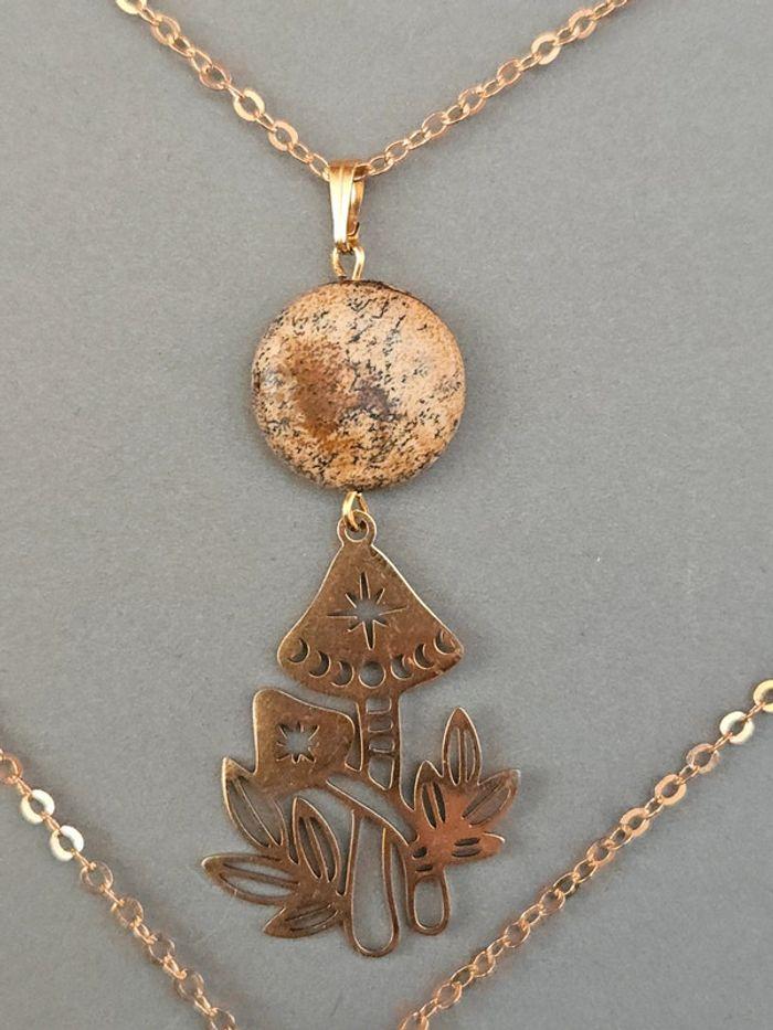 Collier avec pendentif en pierre naturelle et champignons - photo numéro 4