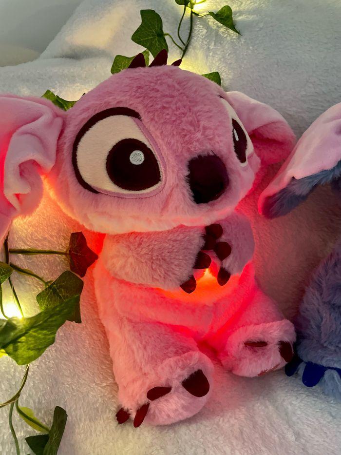 Peluche lumineuse Disney Stitch qui respire - photo numéro 7