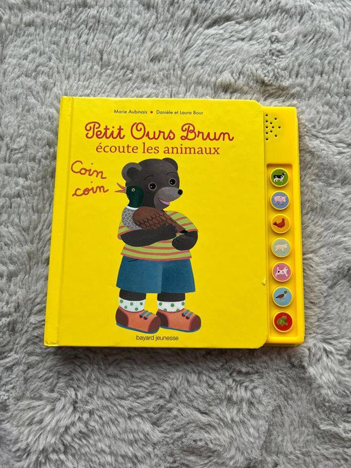 Livre petit ours brun - photo numéro 1