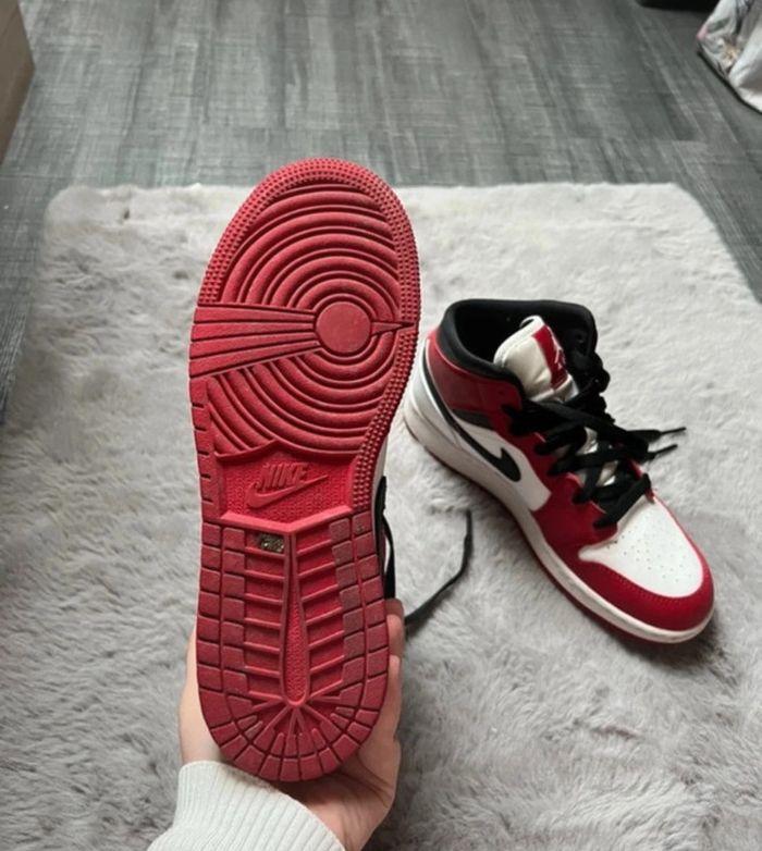 Nike Jordan 1 Mid - photo numéro 2