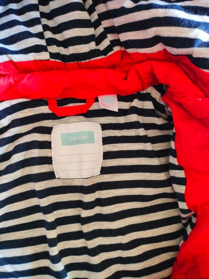 Anorak rouge et 2 tee-shirt manches longues 2 ans - photo numéro 4