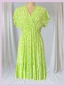 Superbe Robe midi vert à fleurs blanche