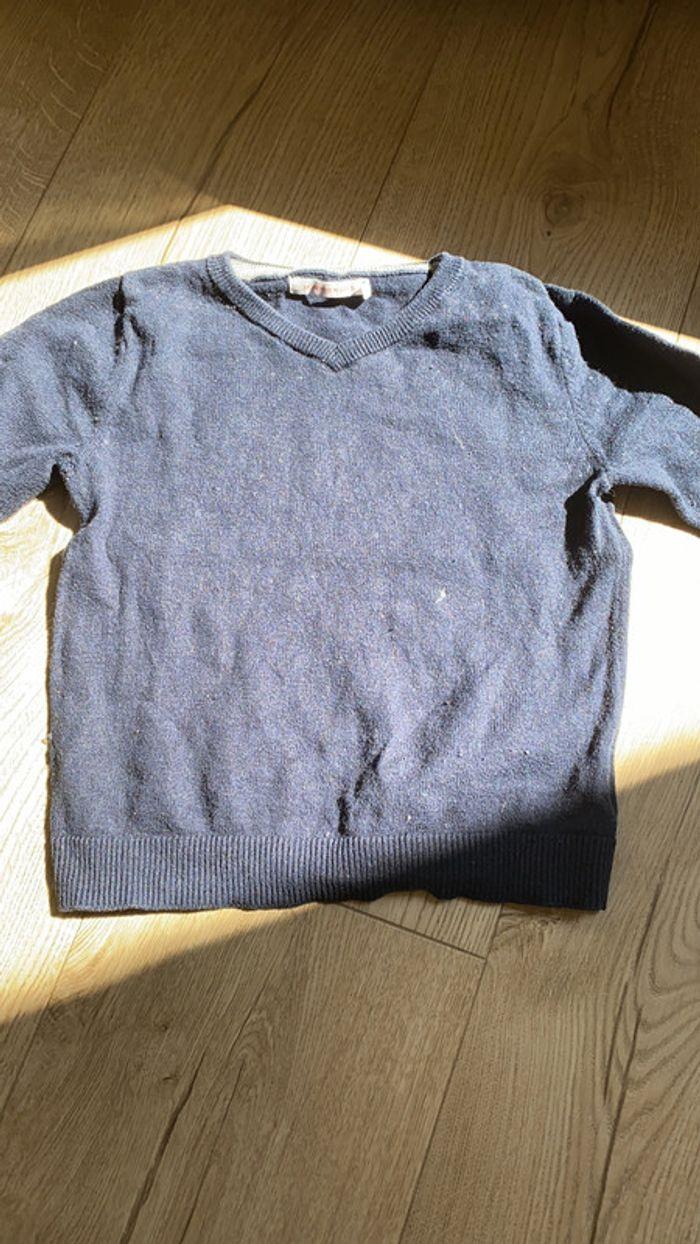 Pull 3 ans bleu marine col V de la marque Monoprix - photo numéro 1